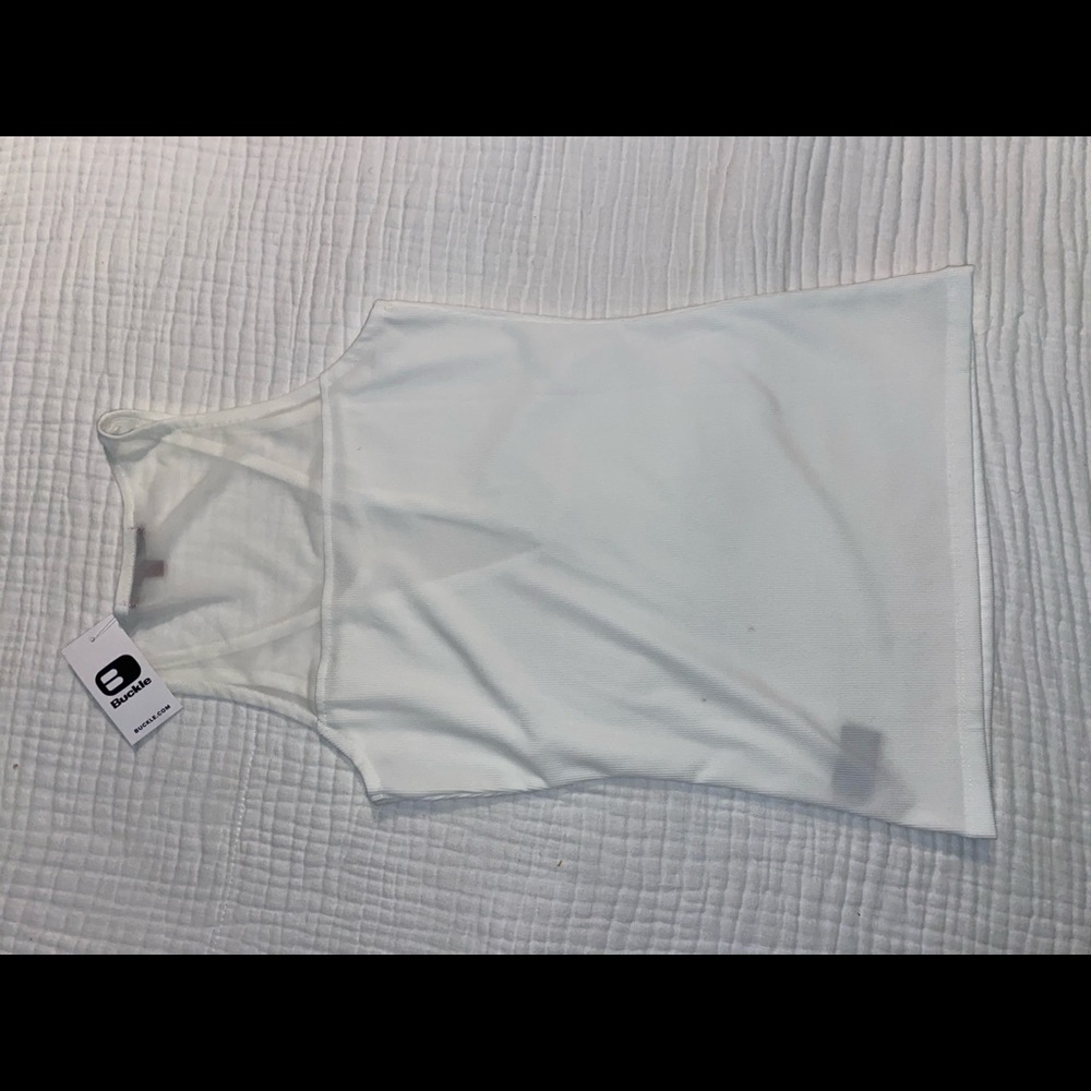 White tank - Picture 2 of 3
